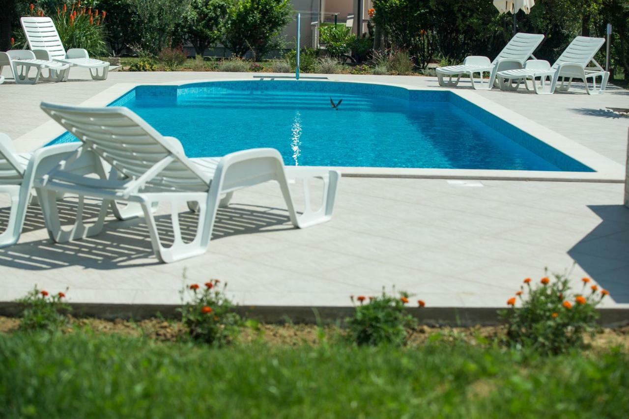 Apartments Renata Банёл Экстерьер фото